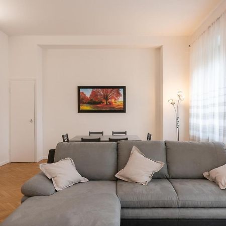 Vittoria 1 Leilighet Milano Eksteriør bilde